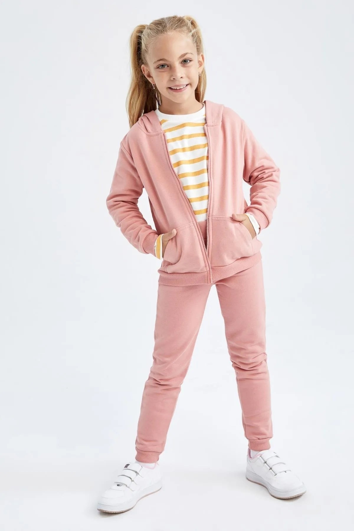 - Winter dog thick down jacketDefacto Girl's Pink Jogger Sweatpants