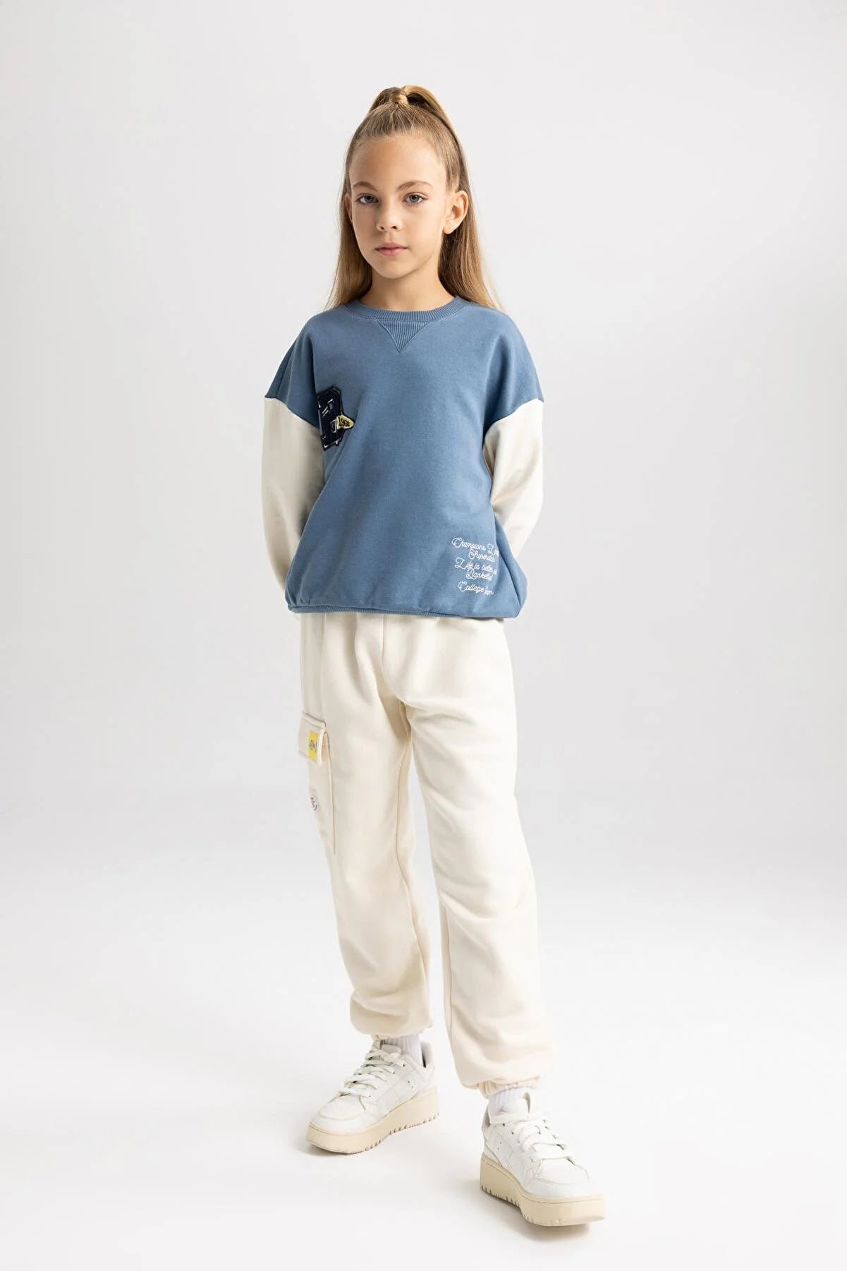 - Parrot climbing and standing wooden frameDefacto Girl's White Relax Fit Sweatpants